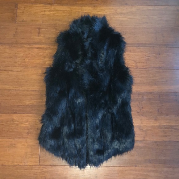Urban Outfitters Jackets & Blazers - Urban Outfitters✨Fur Vest